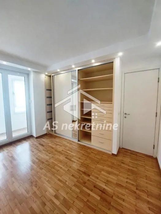 Izdavanje, trosoban stan, 58m², Zvezdara Sve Podlokacije, Beograd