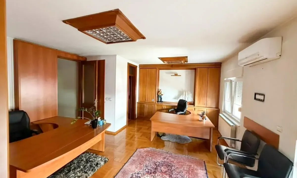 Rent, office space, 150m², Ljubović, Podgorica