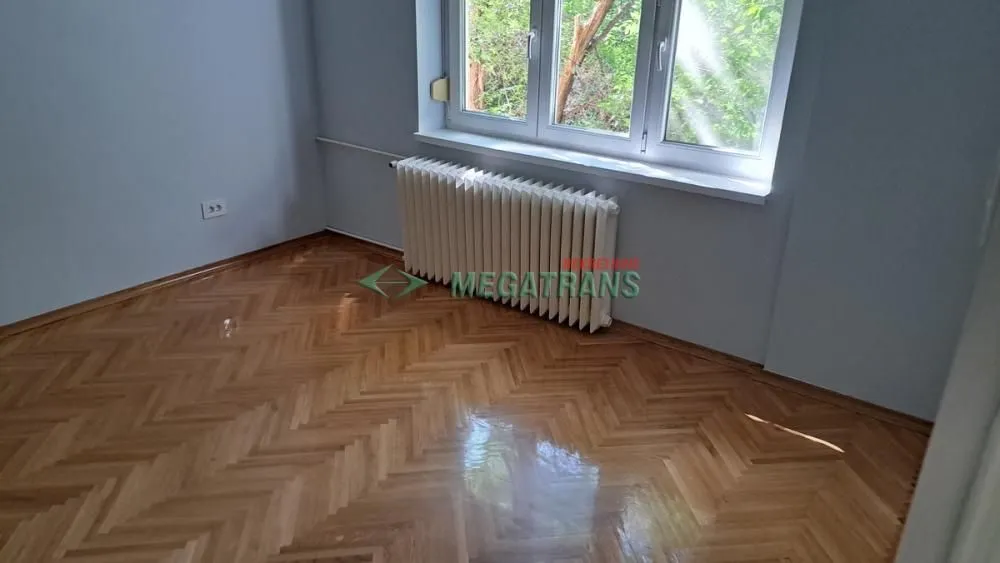 Izdavanje, trosoban stan, 72m², Centar, Novi Sad