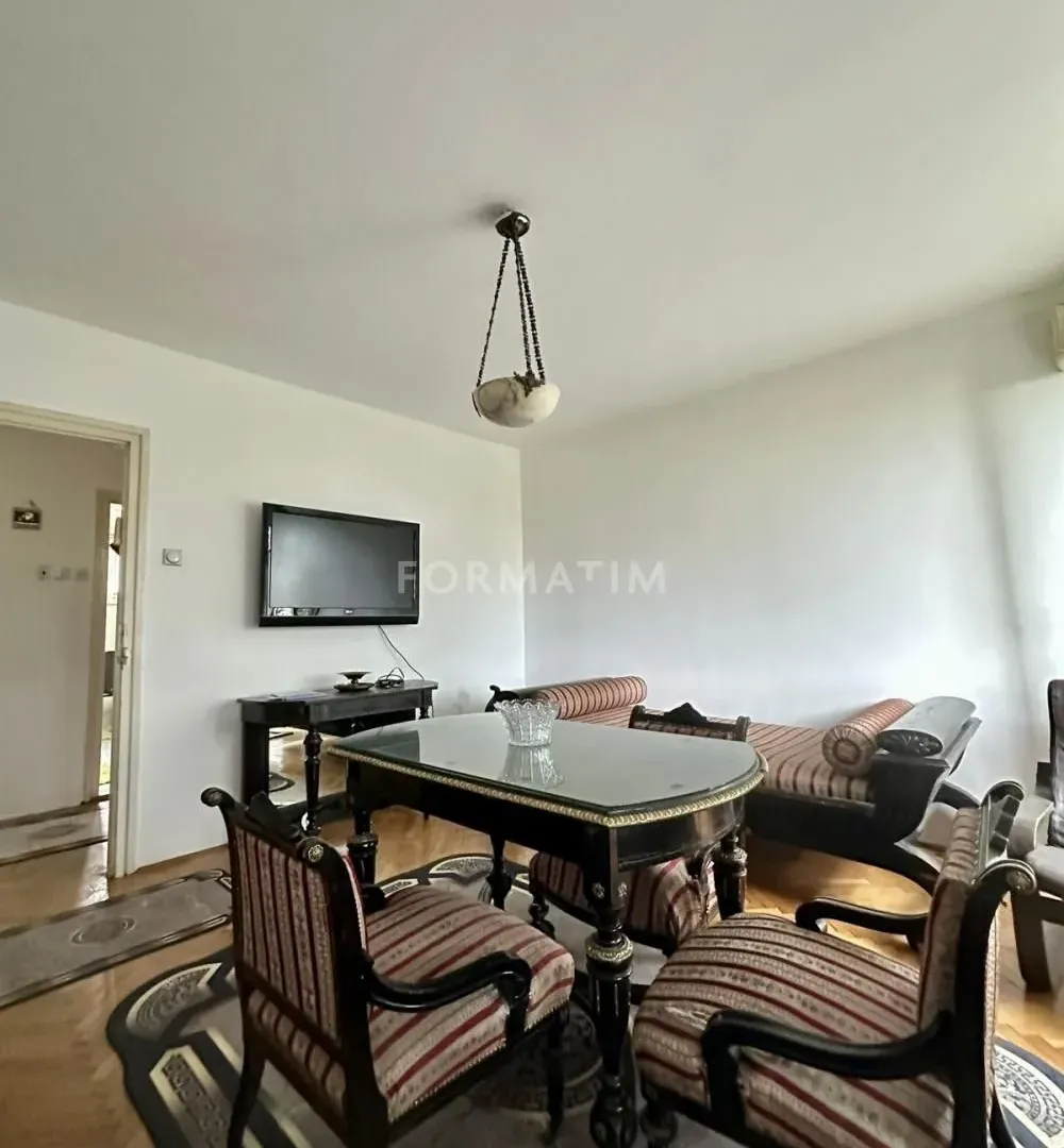 Izdavanje, dvosoban stan, 64m², Vračar Sve Podlokacije, Beograd
