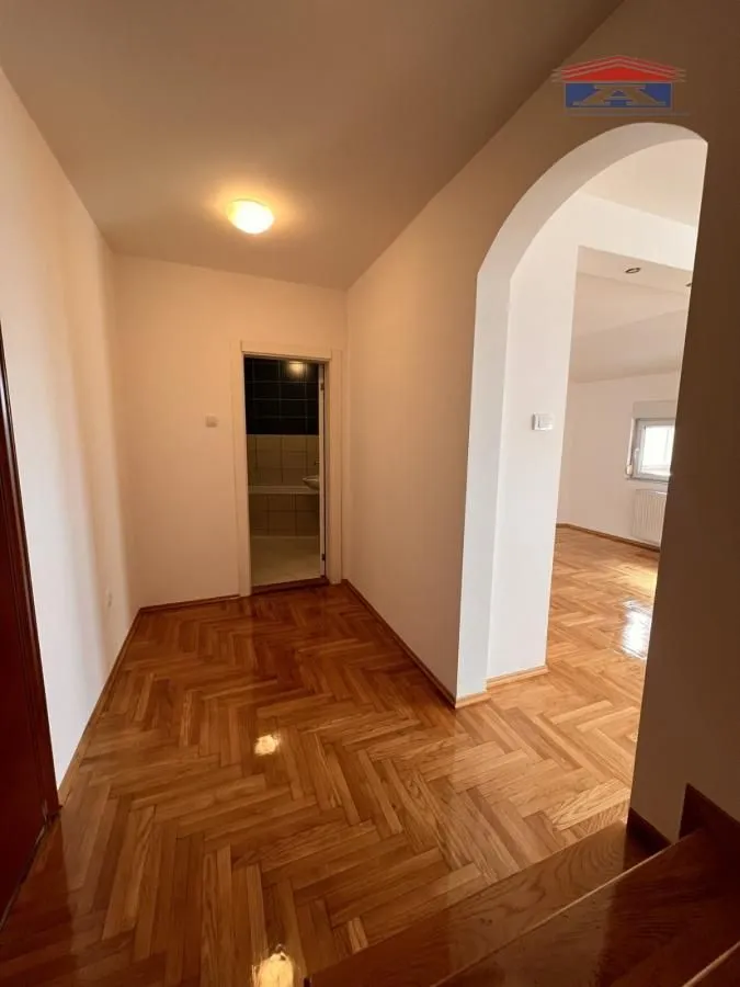 Prodaja, četvorosoban stan, 117m², Bulevar Evrope, Novi Sad Sve Podlokacije