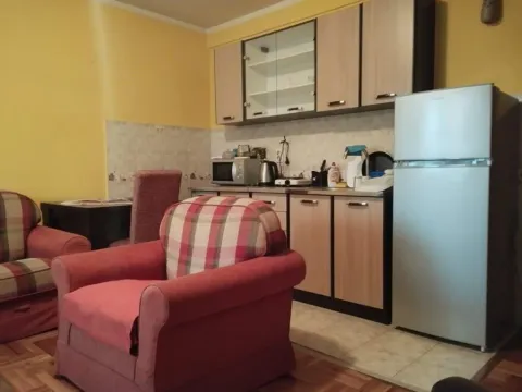 Izdavanje, garsonjera, 40m², Stari Aerodrom, Podgorica - image 2