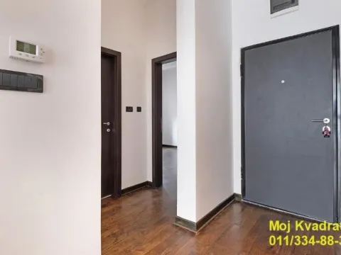 Izdavanje, trosoban stan, 84m², Senjak, Beograd - image 14