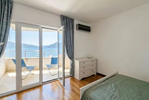 Prodaja, četvorosoban stan, 90m², Tivat, Crna Gora - image 9