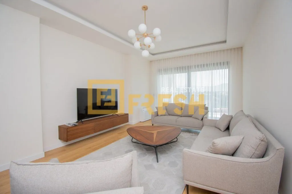 Izdavanje, trosoban stan, 121m², Gorica C, Podgorica