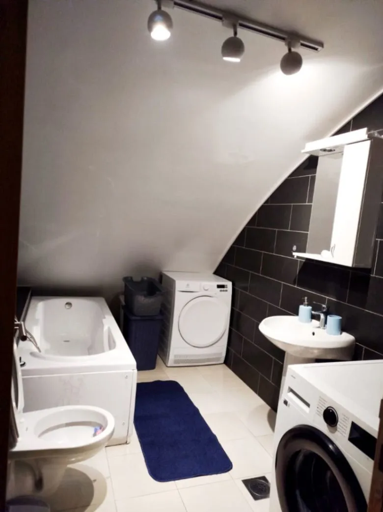 Izdavanje, trosoban stan, 100m², Zabjelo, Podgorica