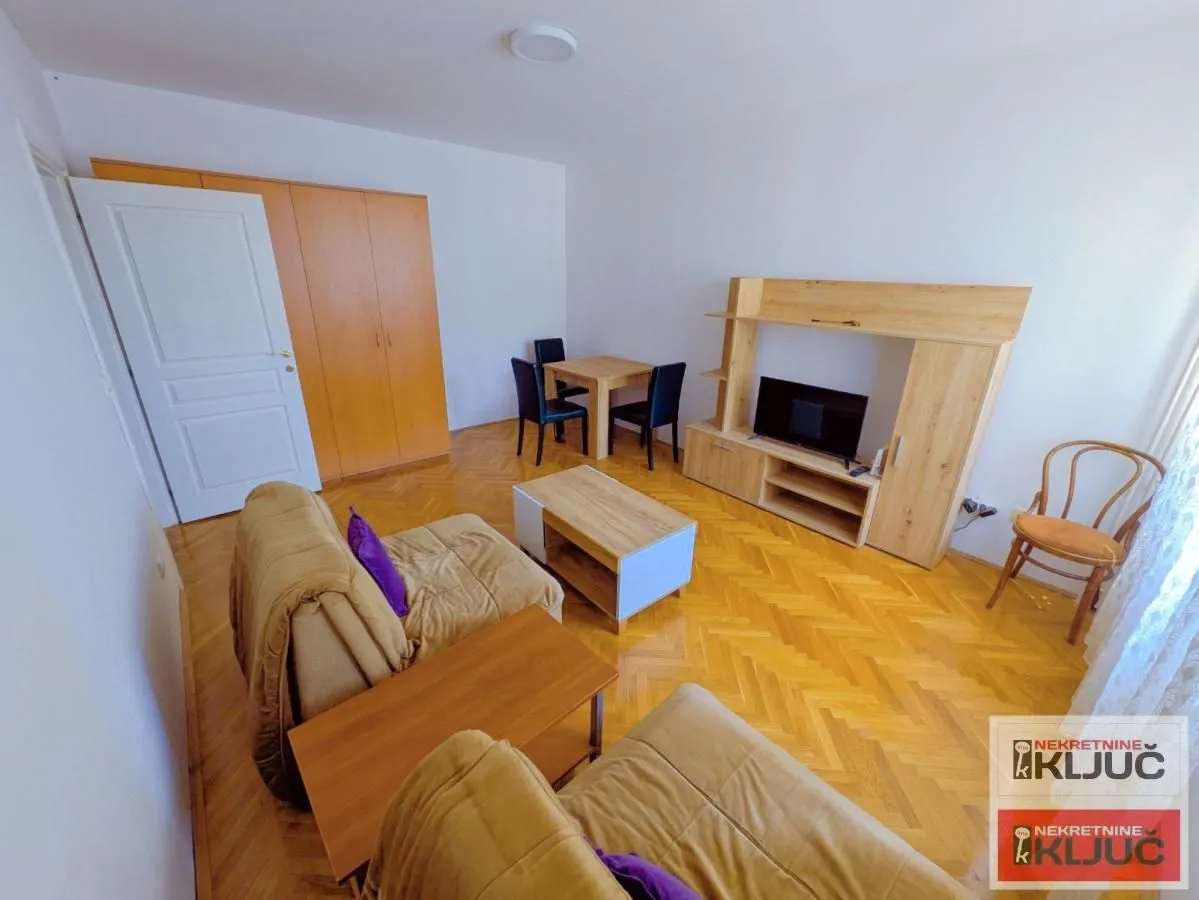 Izdavanje, jednosoban stan, 32m², Bulevar Oslobodjenja, Novi Sad Sve Podlokacije