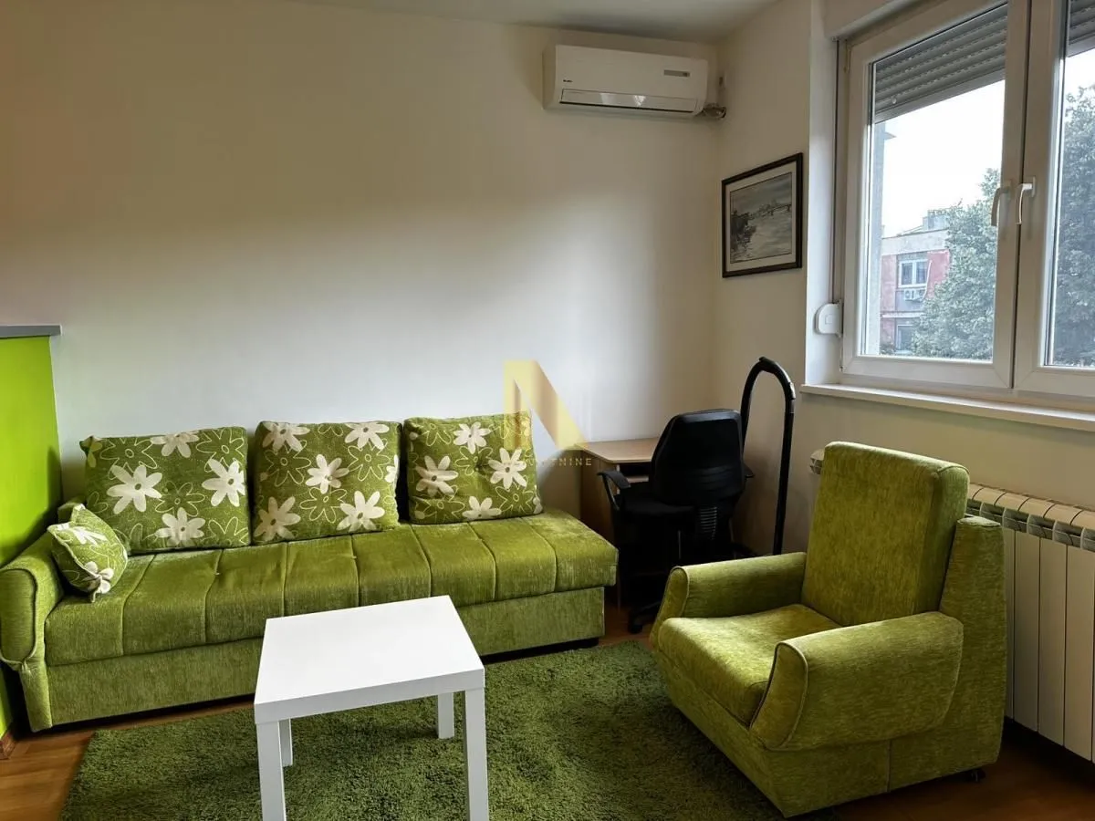 Izdavanje, jednosoban stan, 36m², Adamovićevo Naselje, Novi Sad Sve Podlokacije