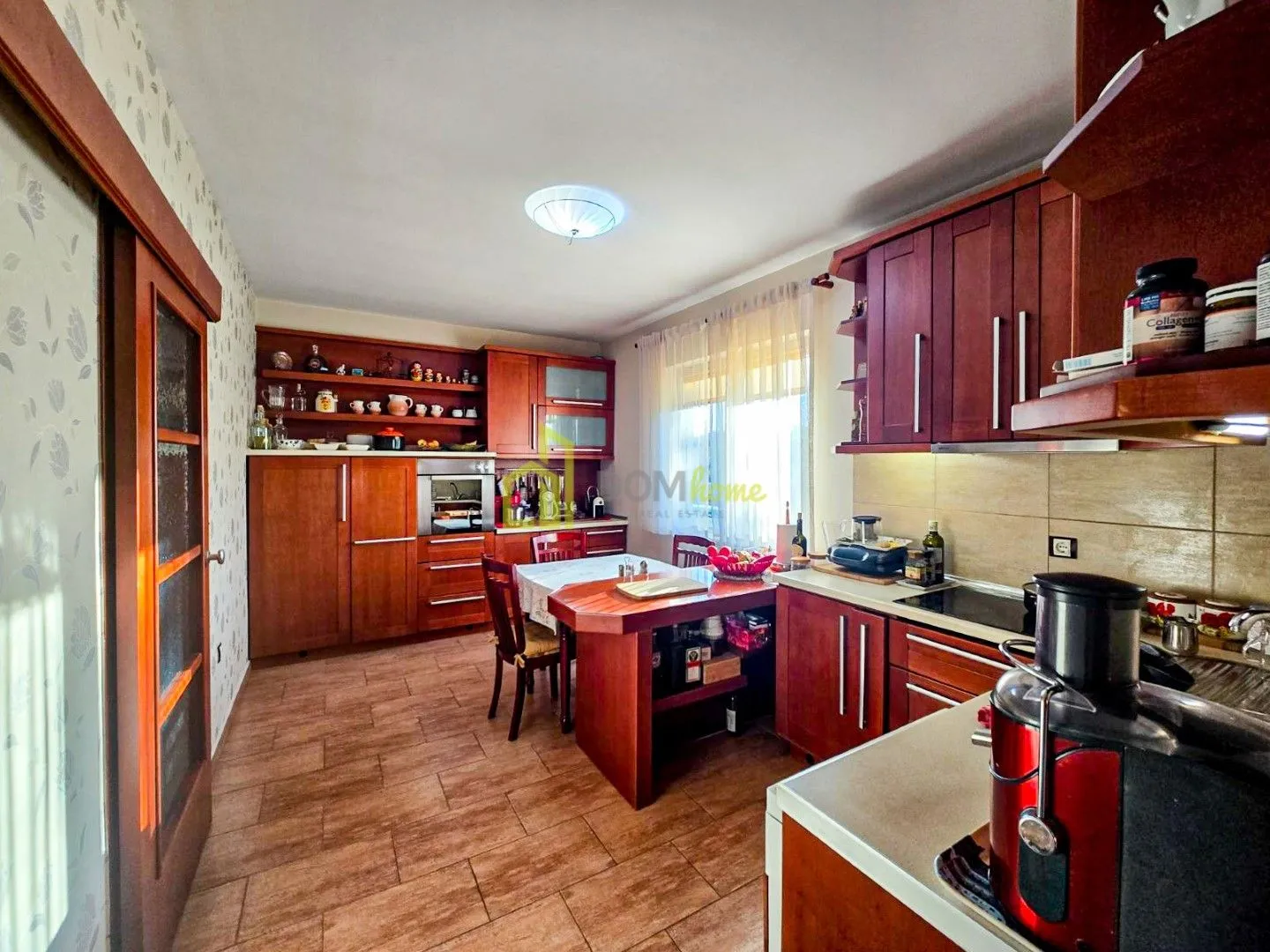 Prodaja, kuća, 356m², Tološi, Podgorica
