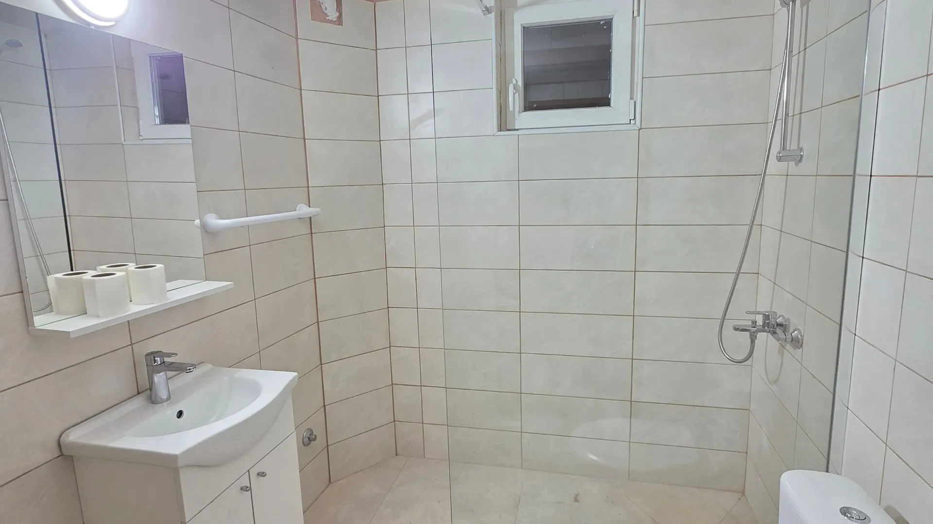 Izdavanje, poslovni prostor, 100m², Dalmatinska ulica, Podgorica