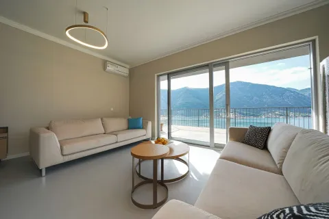 Prodaja, četvorosoban stan, 158m², Dobrota, Kotor - image 3
