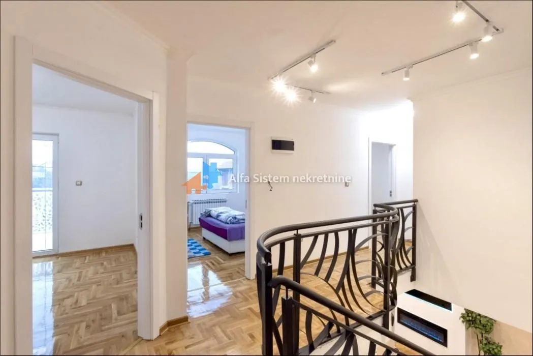 Izdavanje, kuća, 417m², Voždovac Sve Podlokacije, Beograd