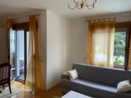 Izdavanje, dvosoban stan, 90m², Centar, Tivat - image 1