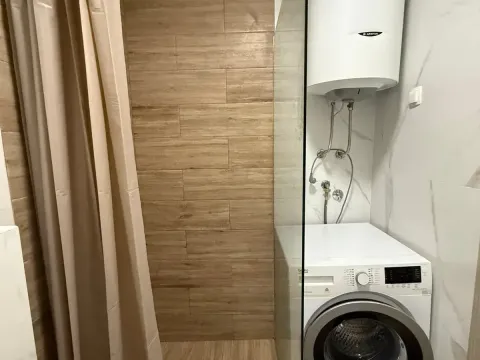 Izdavanje, jednosoban stan, 45m², Pobrežje, Podgorica - image 9