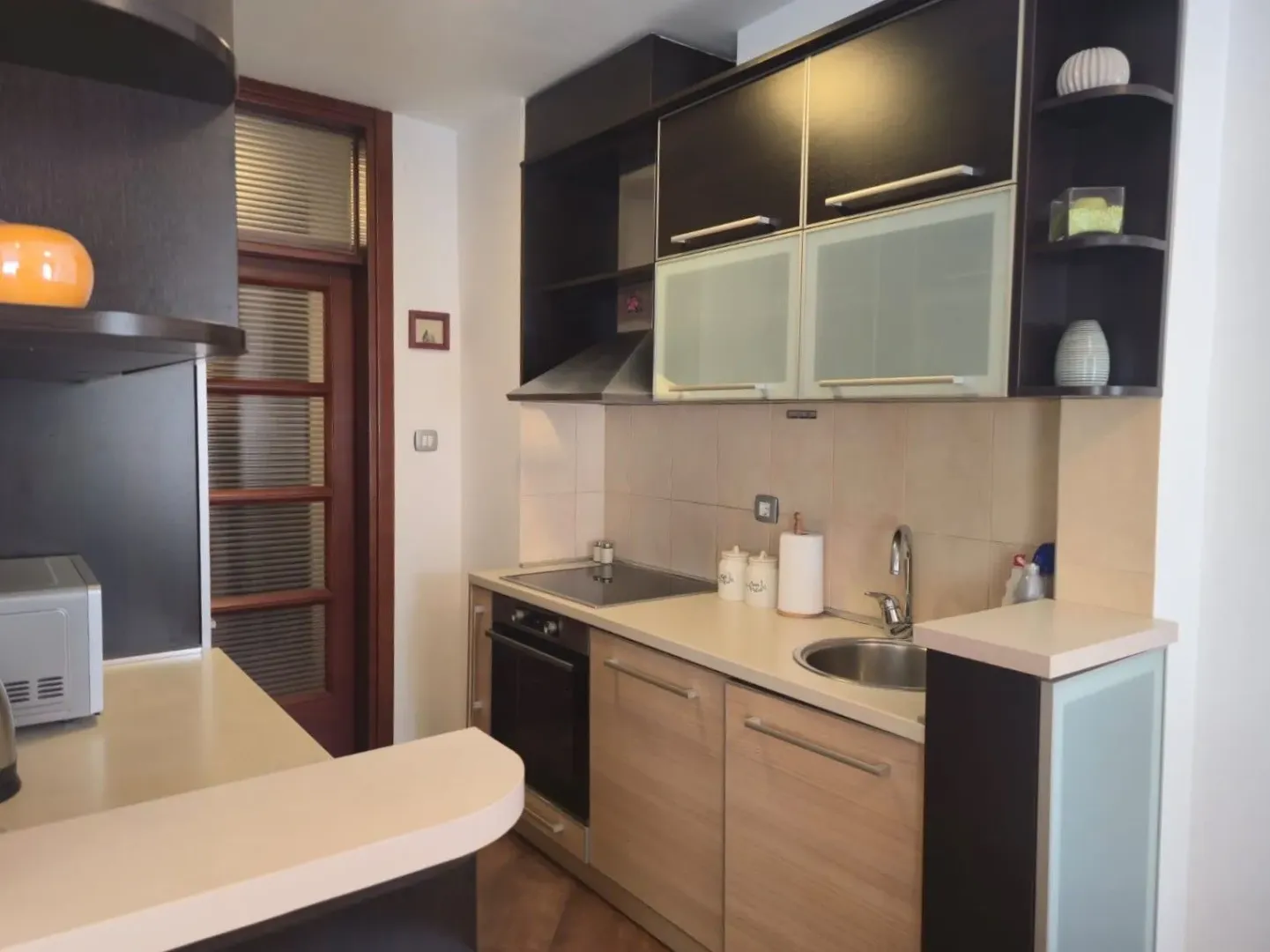 Izdavanje, dvosoban stan, 72m², Blok 6, Podgorica
