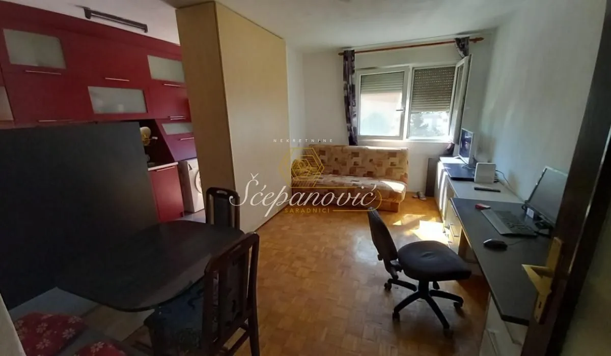 Prodaja, dvosoban stan, 43m², Adamovićevo Naselje, Novi Sad Sve Podlokacije