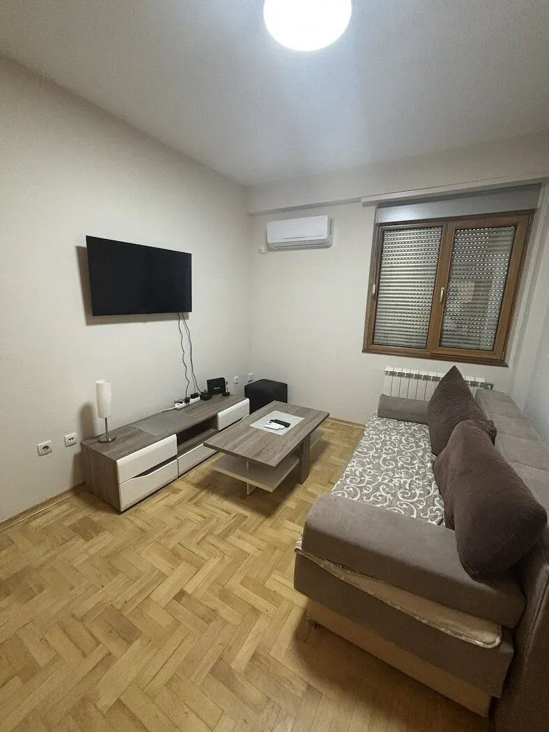 Izdavanje, jednosoban stan, 32m², Stari grad, Novi Sad