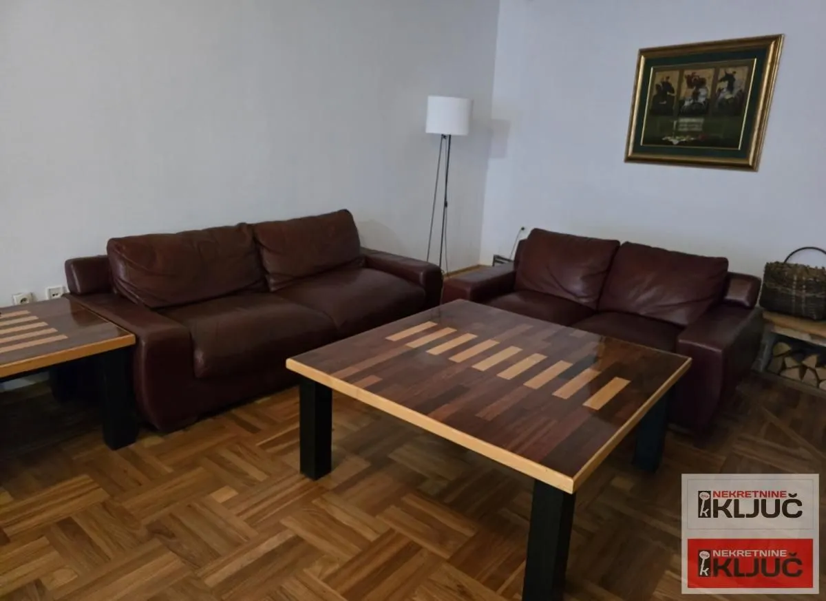 Izdavanje, kuća, 250m², Sajmište, Novi Sad