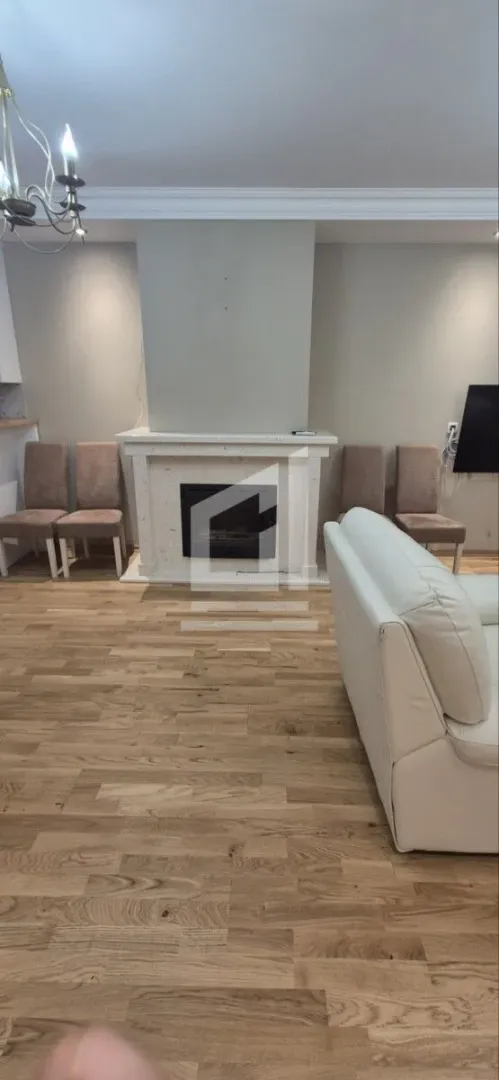 Izdavanje, kuća, 135m², Zlatica, Podgorica
