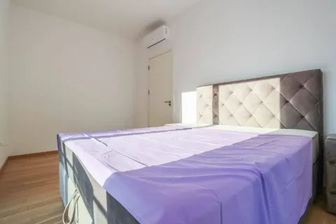 Sale, two bedroom apartment, 84m², Bečići, Budva - image 6
