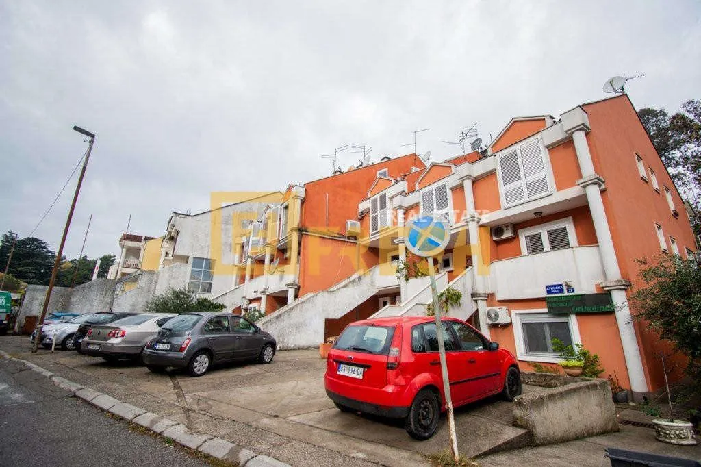 Prodaja, trosoban stan, 155m², Gorica C, Podgorica