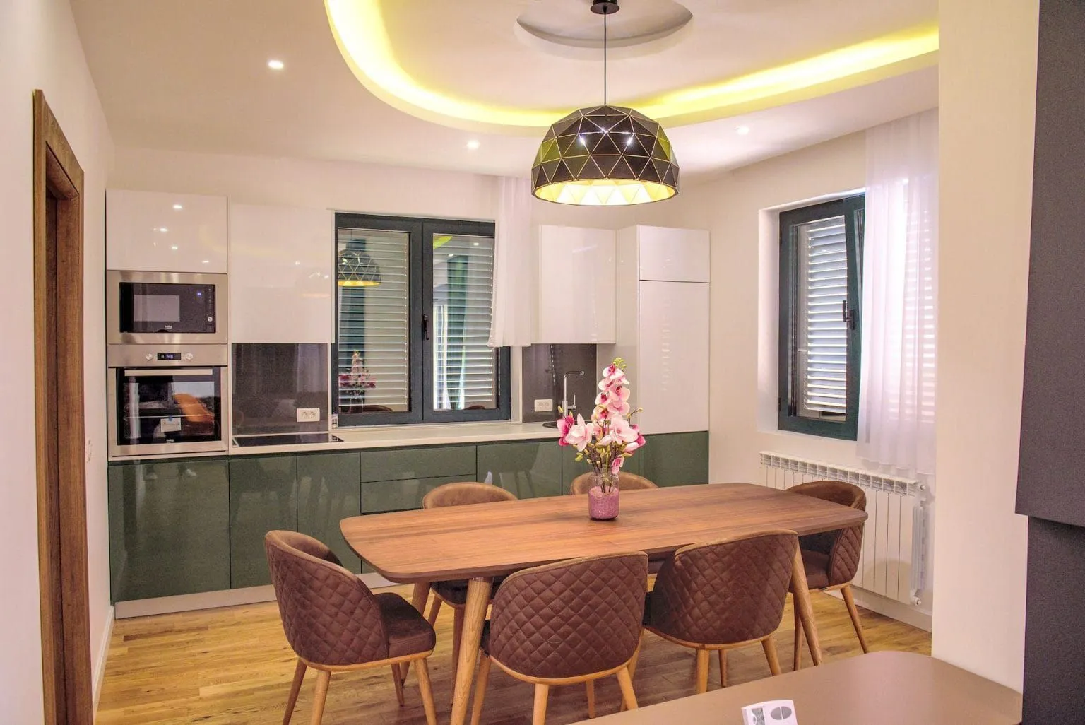 Prodaja, kuća, 200m², Tivat, Crna Gora