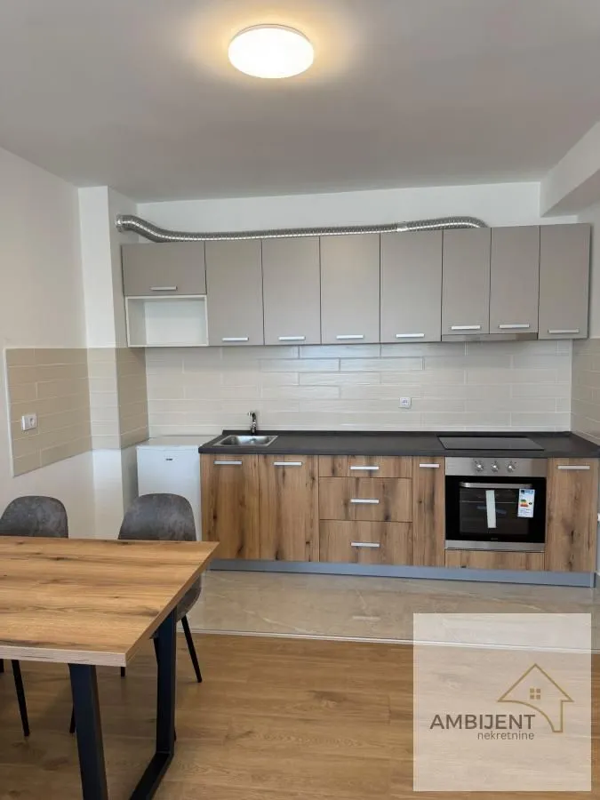 Izdavanje, dvosoban stan, 44m², Centar, Stara Pazova