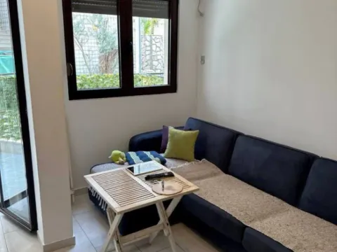 Sale, studio apartment, 36m², Bečići, Budva - image 2