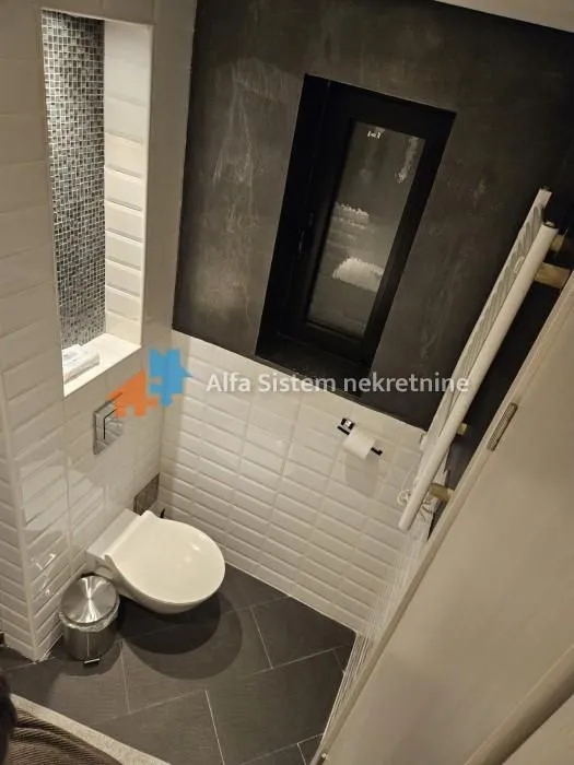 Izdavanje, trosoban stan, 70m², Stari Grad, Beograd