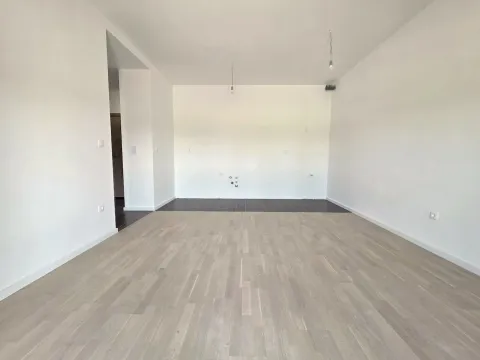 Prodaja, stan, 48m², Tološi, Podgorica - image 4
