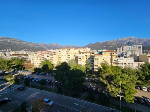 Izdavanje, jednosoban stan, 50m², Centar, Bar - image 5