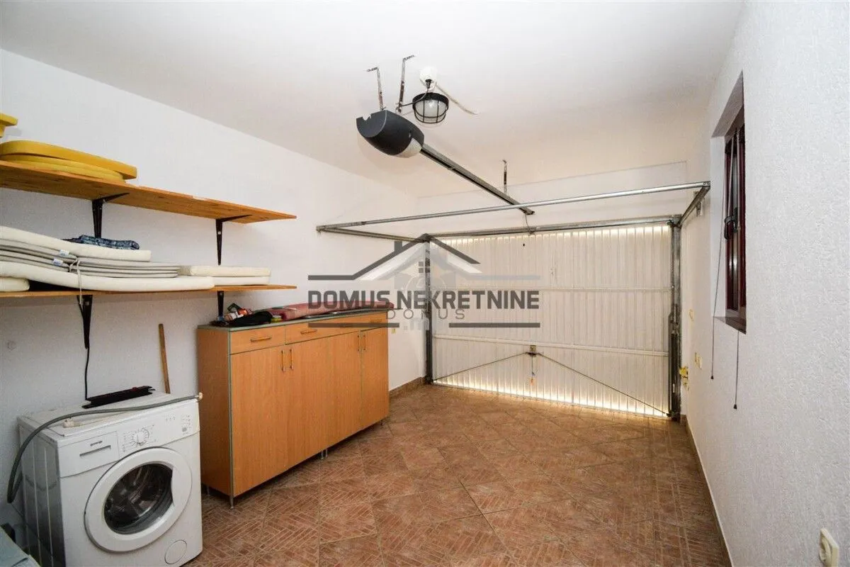 Rent, house, 200m², Donja Gorica, Podgorica