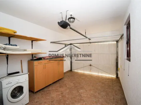 Rent, house, 200m², Donja Gorica, Podgorica - image 30