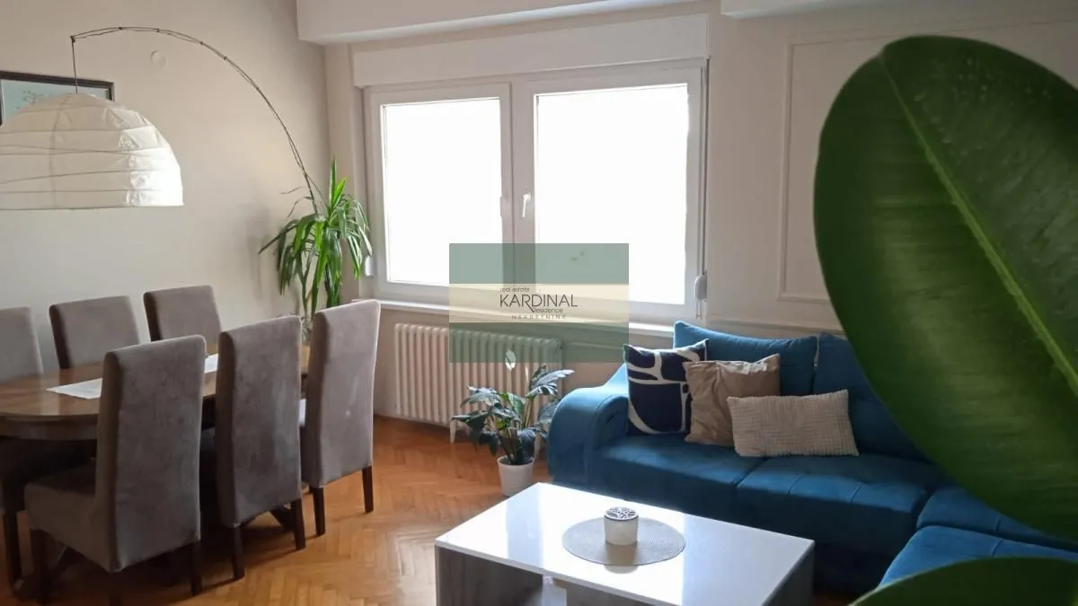 Prodaja, četvorosoban stan, 92m², Centar, Novi Sad