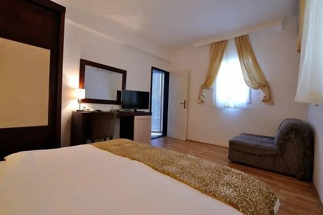 Sale, hospitality venue, 755m², Petrovac, Budva