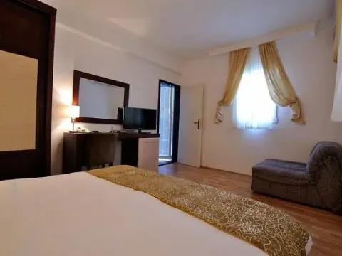 Sale, hospitality venue, 755m², Petrovac, Budva - image 9