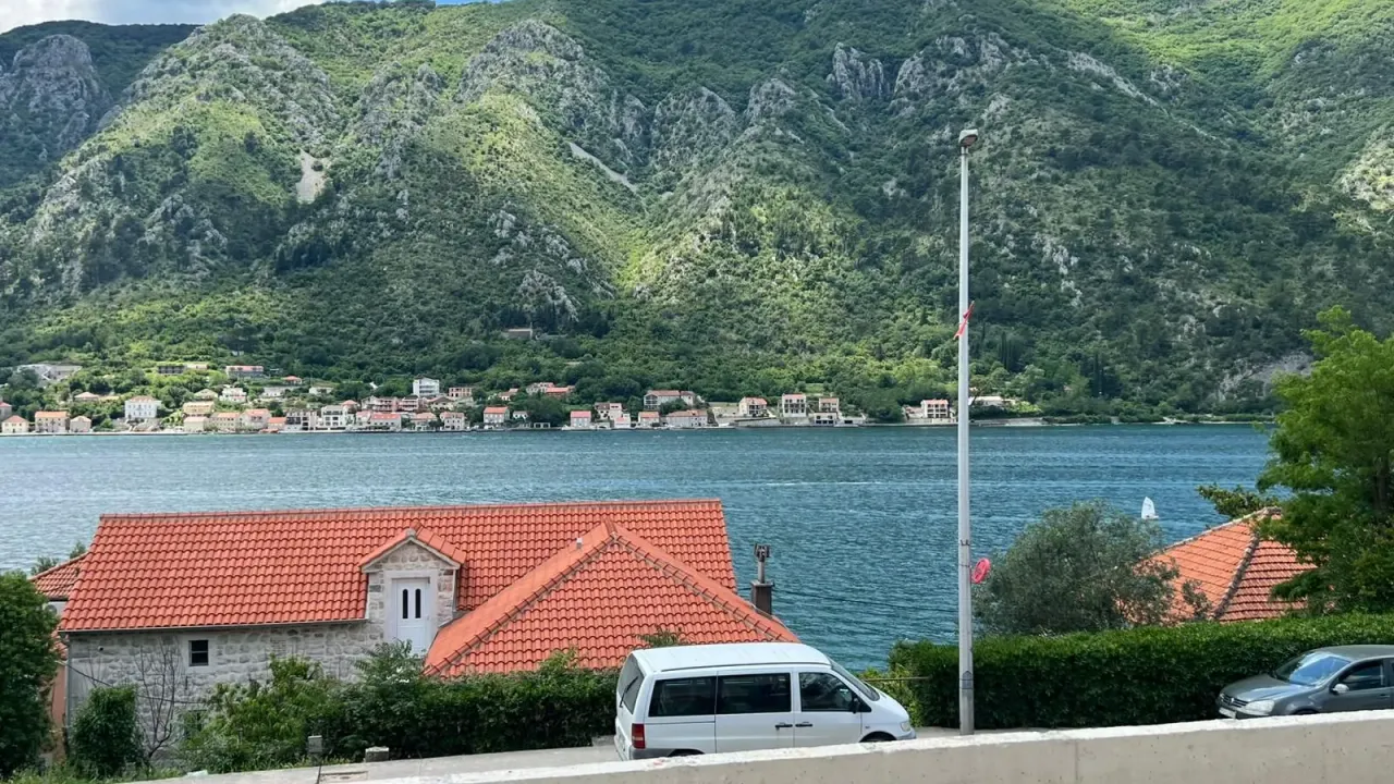 Prodaja, dvosoban stan, 55m², Dobrota, Kotor