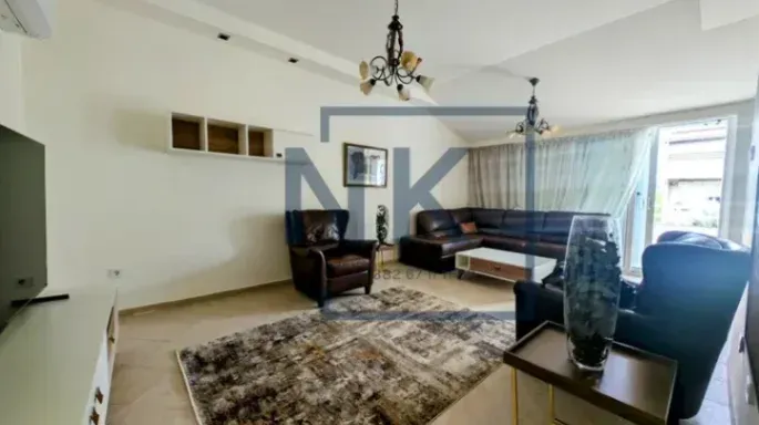 Izdavanje, trosoban stan, 115m², Momišići, Podgorica