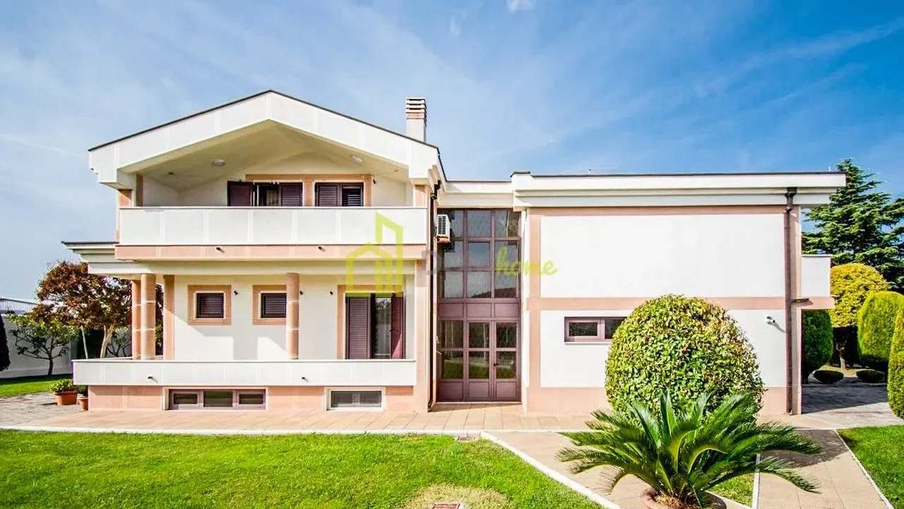 Izdavanje, kuća, 600m², Zeta, Podgorica