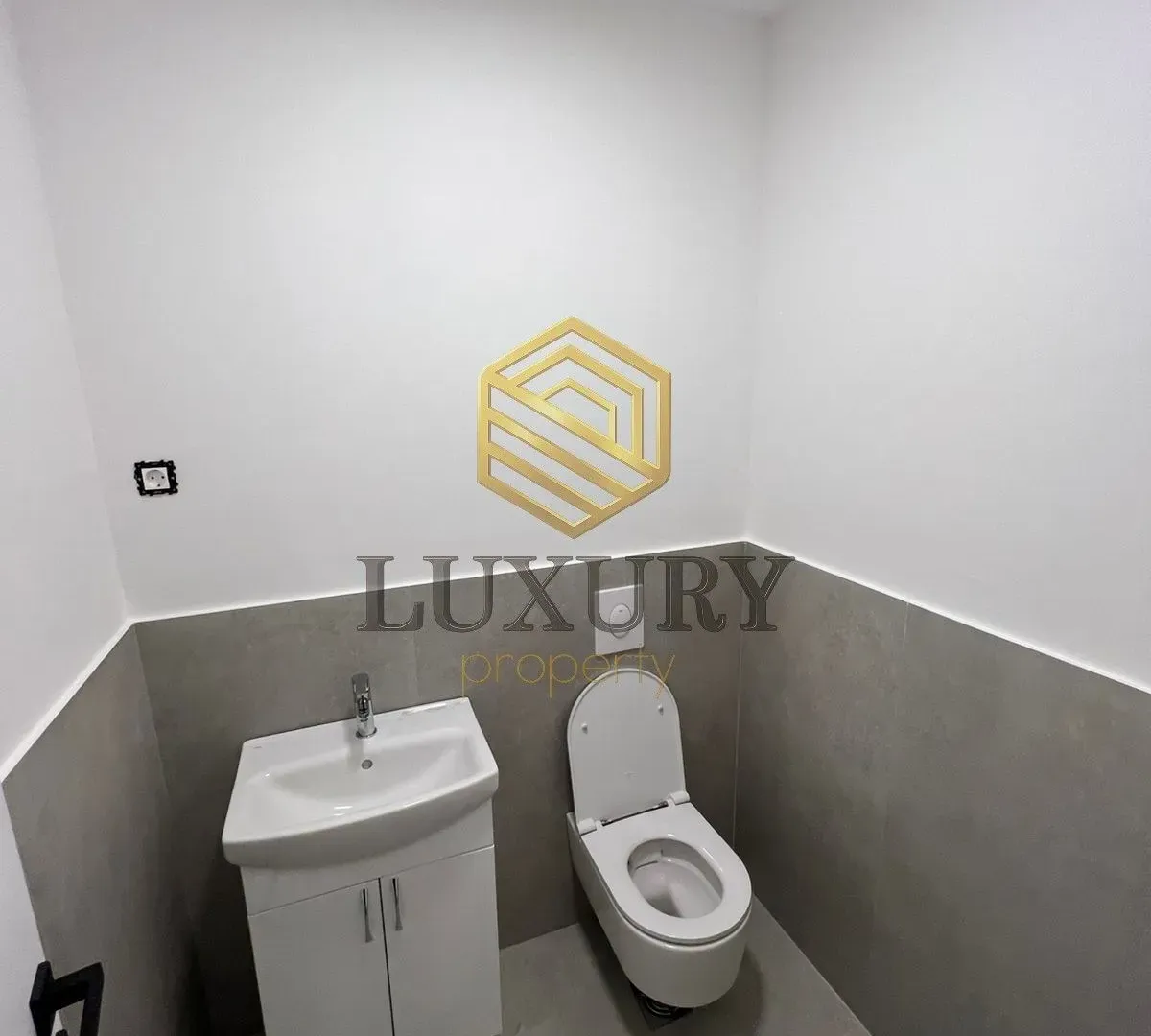 Rent, office space, 95m², City Kvart, Podgorica