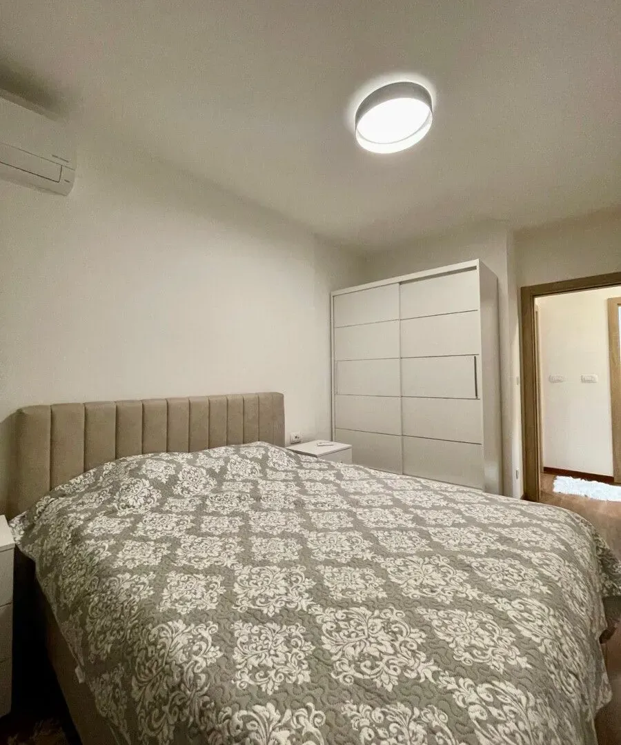 Izdavanje, dvosoban stan, 70m², Master Kvart, Podgorica