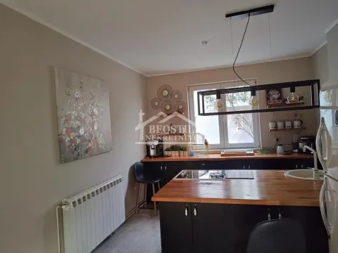 Sale, house, 225m², Zemun Ugrinovci, Zemun Sve Podlokacije - image 3