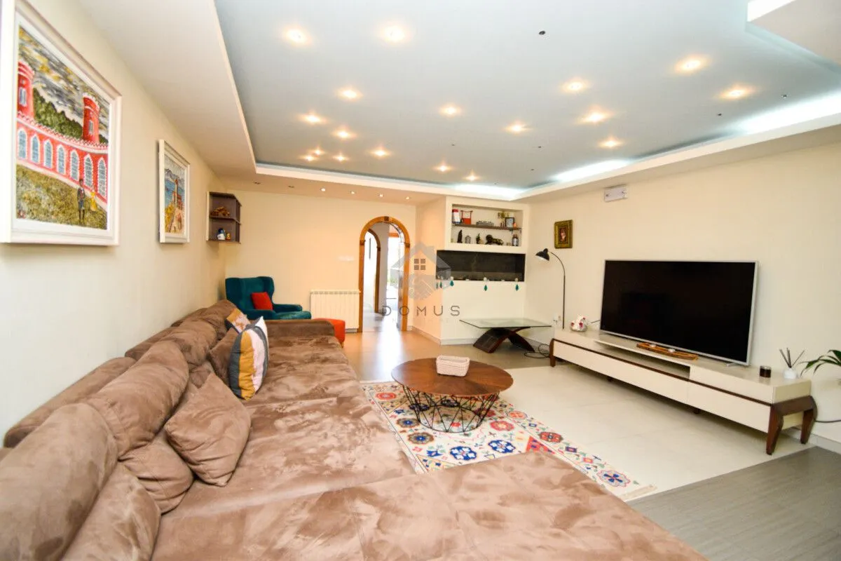 Rent, house, 200m², Gorica C, Podgorica