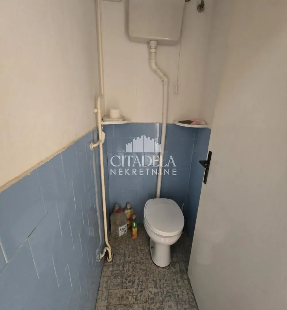 Prodaja, dvosoban stan, 70m², Zemun Sve Podlokacije, Beograd