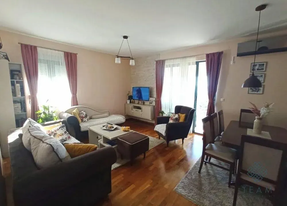 Prodaja, trosoban stan, 101m², Pržice, Kotor