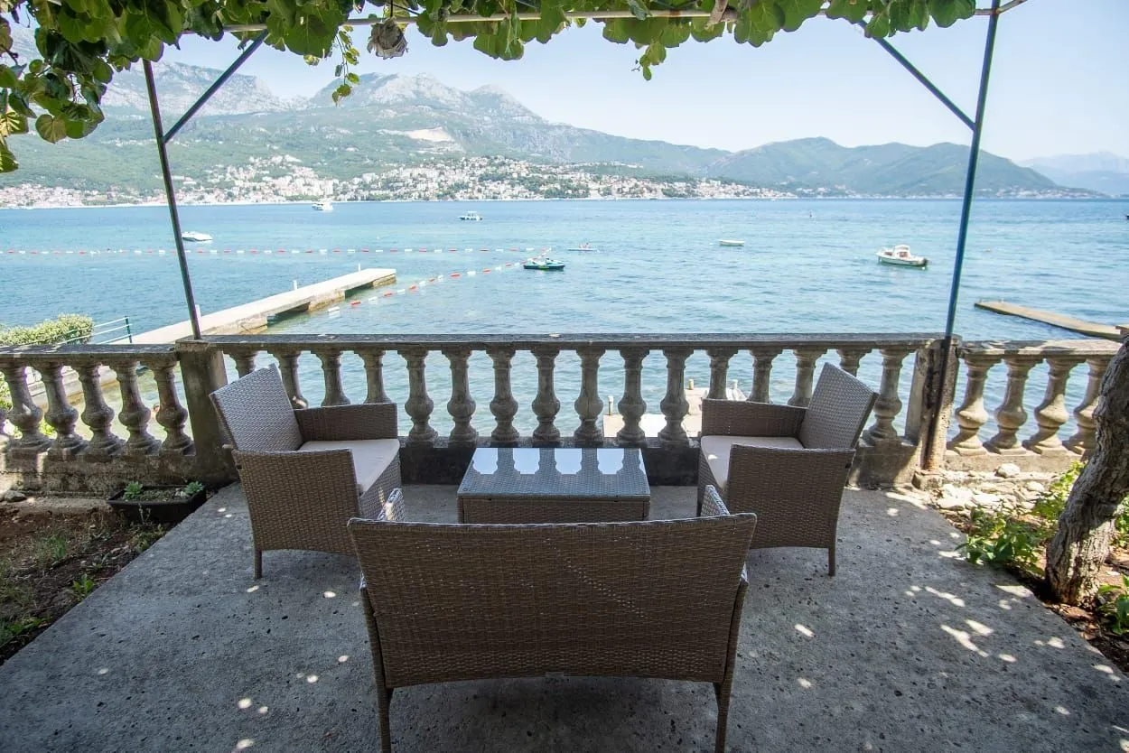 Prodaja, kuća, 120m², Sutorina, Herceg Novi