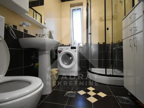 Izdavanje, dvosoban stan, 92m², Centar, Podgorica - image 13