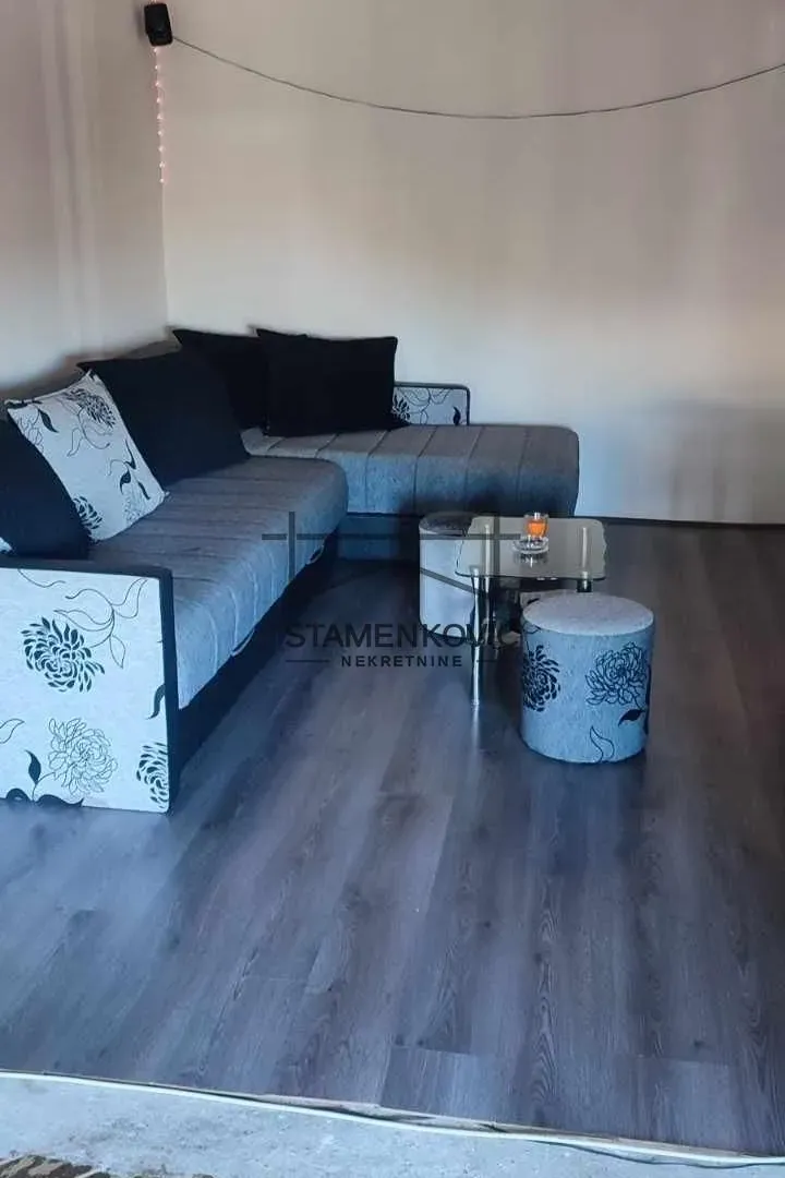Prodaja, kuća, 330m², Veternik, Novi Sad Sve Podlokacije