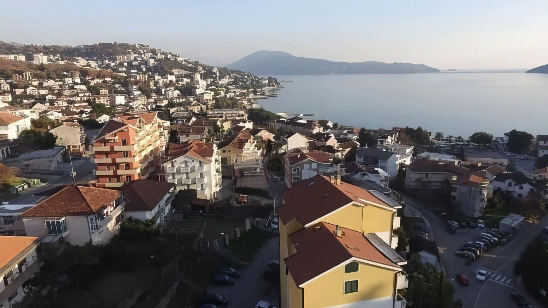 Izdavanje, dvosoban stan, 80m², Igalo, Herceg Novi