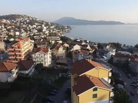 Izdavanje, dvosoban stan, 80m², Igalo, Herceg Novi - image 2